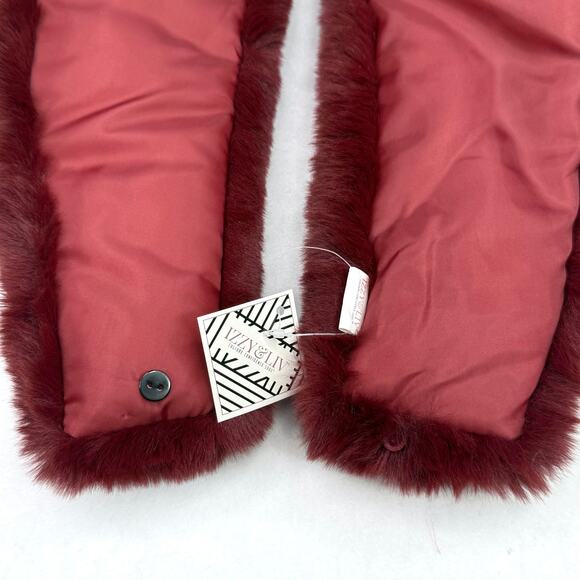 NWT Izzy & Liv Fuzzy Red Scarf/Collar - Picture 6 of 6